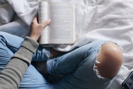 Specialistai apie akių nuovargio sukeltą galvos skausmą: kenčia ir dirbantieji kompiuteriu, ir daug skaitantys