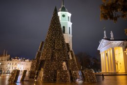 Naujųjų metų sutiktuvės Vilniuje: be miesto eglių švytėjimo, be fejerverkų ir renginių