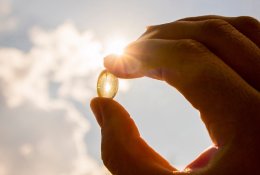 Mokslininkai ragina suklusti: kovoje su „Covid-19“ gelbsti vitaminas D