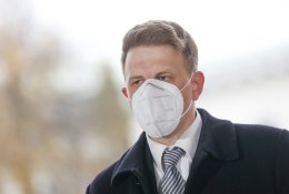 Ekspertai Vyriausybei siūlo karantiną pratęsti, bet švelninti kaukių dėvėjimo taisykles