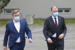 R. Karbauskis apie trintis su S. Skverneliu: paprasčiausiai viešai truputį pasišnekėjome