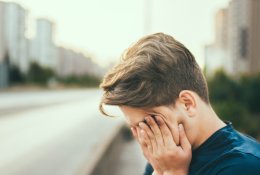 Pavasarinį nuovargį jaučia vis jaunesni: specialistės patarė, kada užteks kreiptis į vaistininką, o kada teks ieškoti psichologo