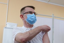 A. Dulkys laukiantiems „Sputnik V“ skiepų: geriausia vakcina yra ta, kuria galima pasiskiepyti šiandien