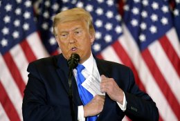 D. Trumpas nori atgauti valdžią: svarsto kandidatuoti 2024 metų JAV prezidento rinkimuose