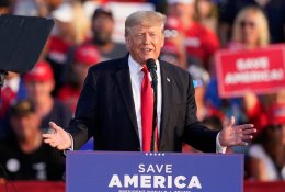 Buvęs JAV prezidentas D. Trumpas ir toliau nenori atskleisti mokesčių deklaracijų: įtariami galimi pažeidimai