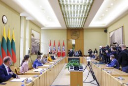 Neišvengusios politinių diskusijų, parlamentinės partijos pasirašė susitarimą dėl švietimo