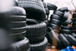 Kada keisti automobilio padangas: svarbu žvelgti ne tik į kalendorių, bet ir pro langą
