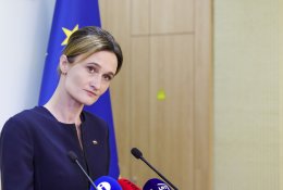 V. Čmilytė-Nielsen: arba liekame „mindžiukuoti“, arba skiepijamės ir einame normalaus gyvenimo keliu