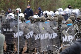 Situacija prie Lenkijos ir Baltarusijos sienos kaista: prasiveržė dvi didelės migrantų grupės