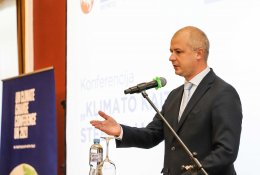 S. Gentvilas: už automobilių taršos mokestį surinkti pinigai atiteks savivaldybių viešojo transporto finansavimui