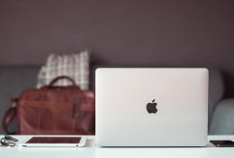 „Apple“ tapo pirmąja kompanija istorijoje, kurios vertė viršijo 3 trln. dolerių