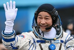 Po kelionės į kosmosą Japonijos milijardierius ners į giliausią Žemės vietą