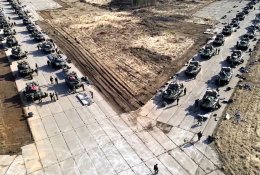 Rusija mobilizuojasi: prie Ukrainos sienos – per 100 tūkst. karių