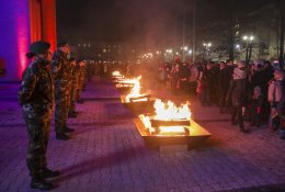 Lietuvos laisvės gynėjų diena paminėta atminimo laužais