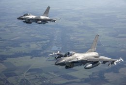 NATO stiprina Baltijos šalių saugumą: Lietuvoje dislokuojami papildomi naikintuvai