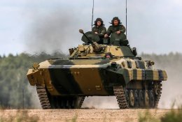 Baltieji rūmai neigia Rusijos pajėgų mažinimą prie Ukrainos sienos: „Negalima priimti Rusijos teiginių už gryną pinigą“