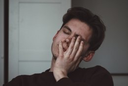 Vaistininkė įvardijo 5 dažniausius galvos skausmo tipus: kaip atpažinti ir spręsti?