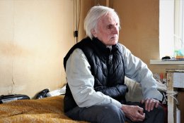 Buvusio fotografo Aleksandro pagalbos šauksmas: skurdi buitis ir tamsa akyse nebeleidžia gyventi savarankiškai