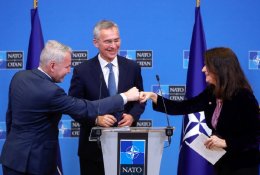 Oficialu: Švedija ir Suomija pateikė oficialias paraiškas stoti į NATO