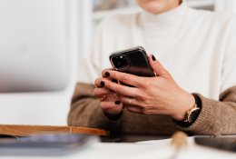 Telefono priežiūros atmintinė: ko nedaryti, kad įrenginys tarnautų ilgiau