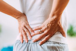 Kineziterapeutė apie nugaros skausmą: „Gulėjimas gali tik dar labiau pakenkti“