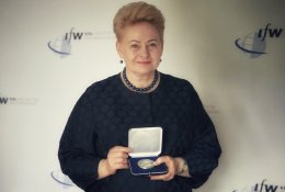 D. Grybauskaitei Vokietijoje įteiktas Pasaulio ekonomikos apdovanojimas