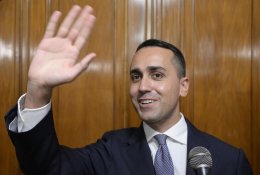 Italijos užsienio reikalų ministras paliko savo partiją dėl jos pozicijos karo Ukrainoje atžvilgiu