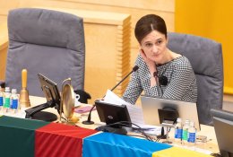 V. Čmilytė-Nielsen tikisi, kad Seimas pradės svarstyti kanapių dekriminalizavimo klausimą: žmonės neturėtų būti siunčiami už grotų