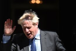 Didžioji Britanija dvigubina karinę paramą Ukrainai
