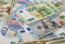 Lietuvos bankas: silpstantis euro kursas gali paveikti prekių ir paslaugų kainas, tačiau šis poveikis nėra dominuojantis