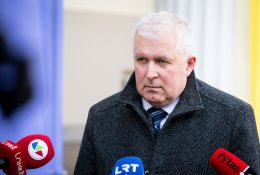 A. Anušauskas paneigė pasirodžius svarstymus dėl haubicų perdavimo Ukrainai: toks sprendimas svarstytas nebuvo