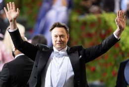 „Twitter“ perimantis milijardierius E. Muskas planuoja atleisti 75 proc. darbuotojų