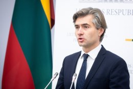 K. Budrys: Lietuva karinę paramą Ukrainai tieks, tačiau haubicų neperduos