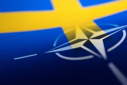 Užsitęsus deryboms dėl narystės NATO, Švedija planuoja glaudesnius gynybos ryšius su JAV