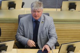 Žemdirbių rezoliuciją gavęs K. Navickas: reikia užtikrinti, kad įsigyjamos dirbamos žemės ribojimai veiktų ir nebebūtų apeinami