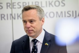 V. Semeškai įteiktas Seimo nario pažymėjimas: norėtų dirbti NSGK