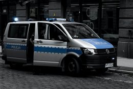 Iš girtų vairuotojų konfiskuotus automobilius Latvija perduos Ukrainai