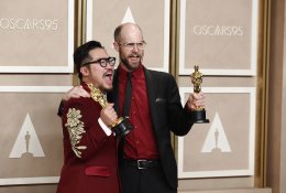 Per „Oskarų“ teikimo ceremoniją triumfavo filmas „Viskas iškart ir visur“