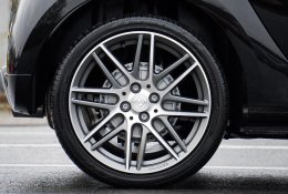 Iki balandžio 10 d. būtina pasikeisti žiemines padangas: kur dėti padangas ir kitas automobilių atliekas?