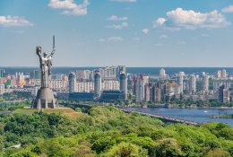 Karo draskomos Ukrainos ekonomika pernai susitraukė beveik 30 proc.