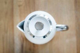 Elektronikos ir baterijų atliekos neturėtų būti išmetamos kartu su kitomis