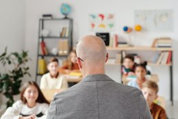 Ministerija skundžiasi dėl sąlygų mokytojams gerinimo: profesinės sąjungos reikalavimai – neįgyvendinami