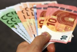 Verslininkai abejoja, ar kitąmet darbuotojų atlyginimai toliau augs