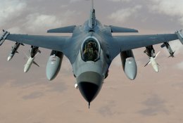 Baltieji rūmai: Ukraina gali gauti naikintuvų F-16 iki šių metų pabaigos