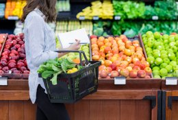 Kurie patarimai tikrai padeda sutaupyti pinigų perkant maisto produktus, o kurie yra seniena?