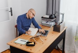 „Multitaskinimas“ darbe gali sumažinti kibernetinį saugumą: kaip savo dėmesį valdyti efektyviau