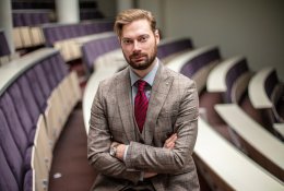 Bijokime ne priklausomybės nuo ekranų, o nesveikų santykių ir prasto turinio