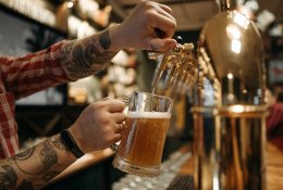 Seime – siūlymas atsisakyti alkoholio prekybos apribojimų sekmadieniais