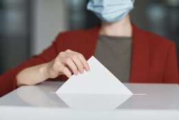 Rinkimų komisijos vadovams ir nariams gali atsirasti nauja prievolė