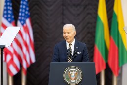 J. Bidenas baiminasi, kad dėl chaoso JAV gali nukentėti pagalba Ukrainai